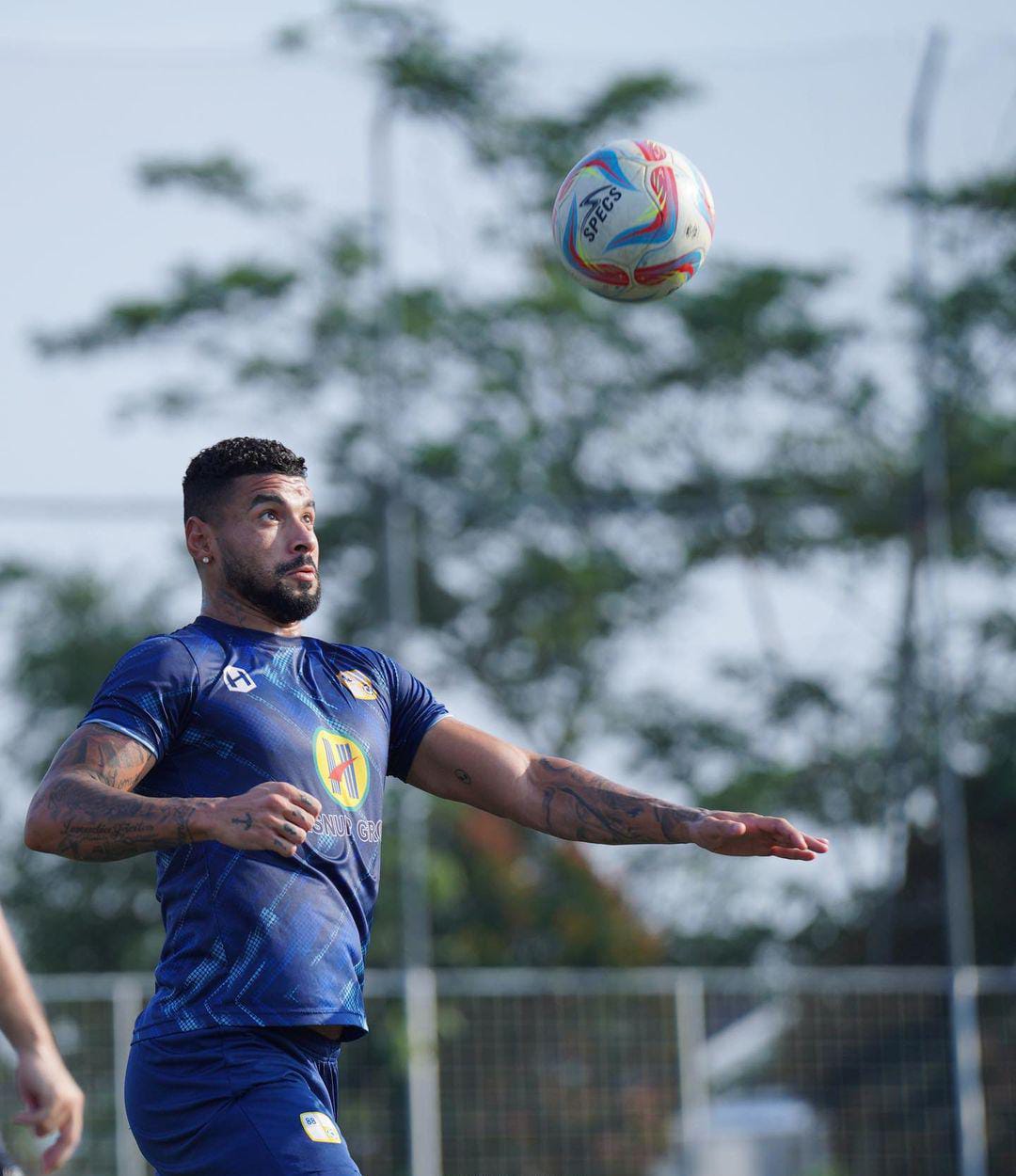 BOMBER DEFENDER: Renan Alves, pemain bertahan Barito Putera bertekad mencetak gol ke gawang Persebaya Surabaya, sore (8/11) ini di Stadion Demang Lehman, Martapura.