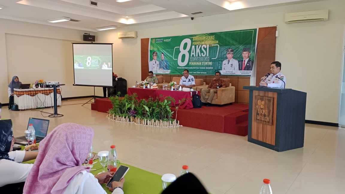 BIMTEK: Bappedalitbang menggelar bimtek penginputan pelaksanaan 8 aksi konvergensi penurunan stunting di Hotel Ebony Batulicin, Rabu (8/11). - MC TANAH BUMBU