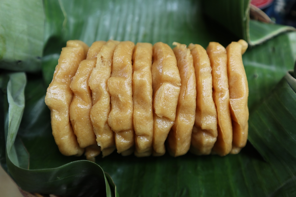MANIS: Apam Barabai berwarna cokelat dari gula aren.