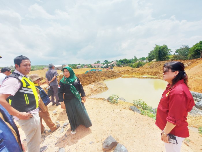 Komisi III DPRD Banjarbaru memantau progres pembangunan Embung Gunung Kupang yang masih jauh dari kata selesai