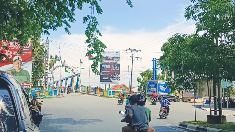 BERKIBAR: Bendera Palestina yang dipasang warga Desa Tangga Ulin, Kecamatan Amuntai Tengah, Kabupaten HSU.