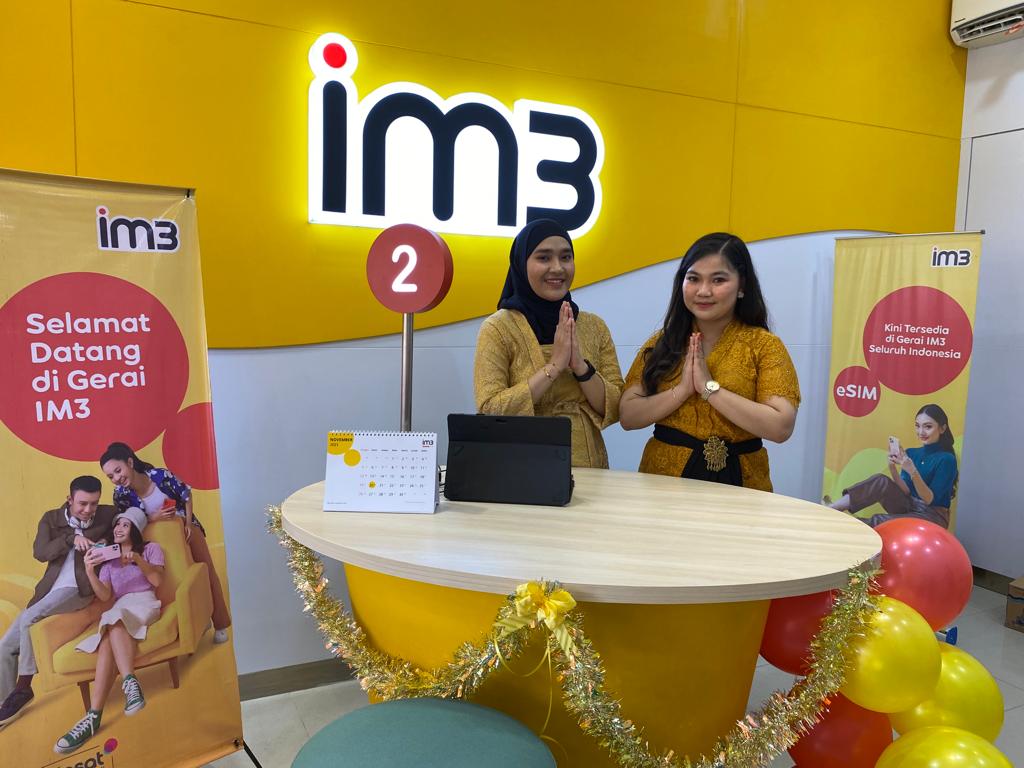 LAYANAN: Dengan wajah baru, Gerai IM3 Banjarmasin semakin memberikan layanan yang nyaman untuk pelanggan.