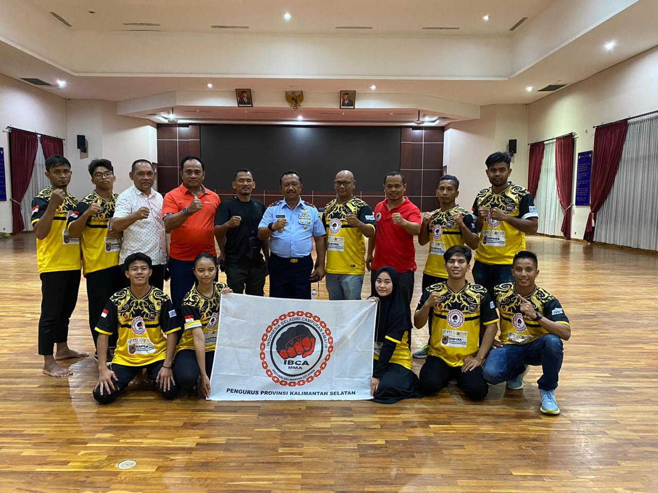BERTOLAK: Sebanyak Sembilan atlet mengikuti Kejurnas IBCA-MMA di Jakarta.