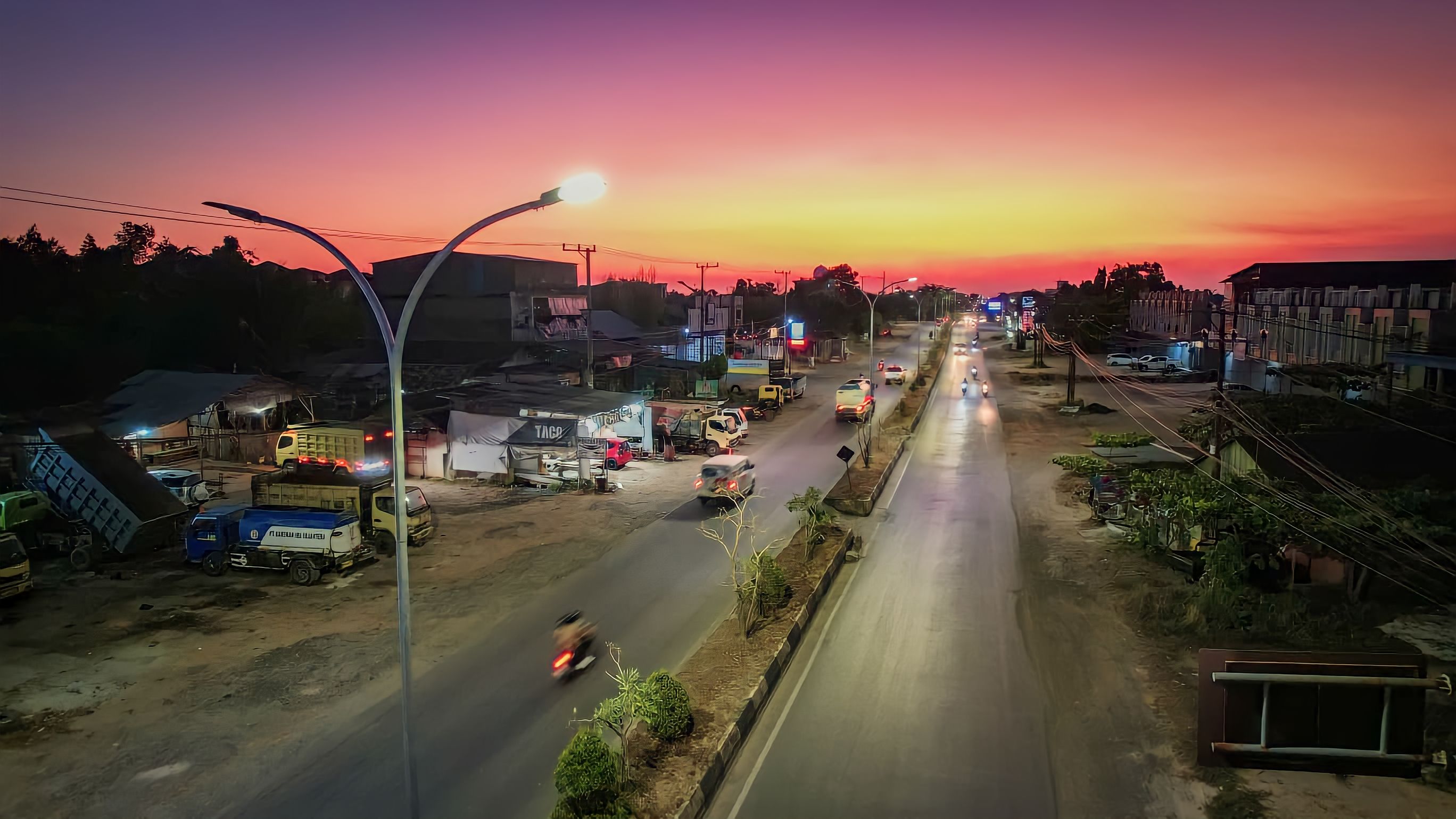 TERANG: Kondisi Kota Banjarbaru setelah daerah ini ditambah ribuan penerangan jalan umum.
