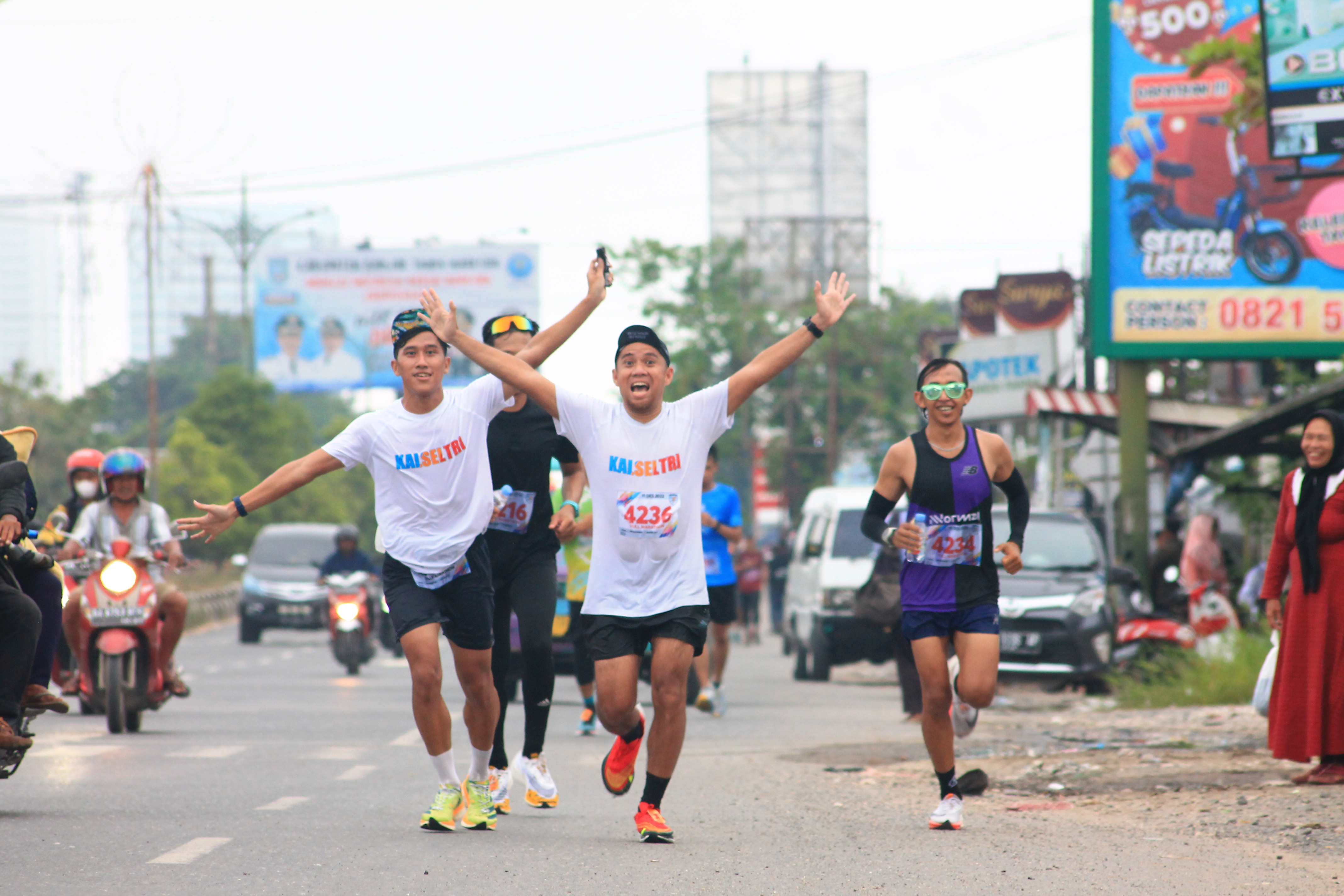 SIAPKAN STAMINA: KalSeltri kembali menggelar event lari marathon di akhir tahun 2023 ini.(foto-foto: KalSeltri/Radar Banjarmasin)