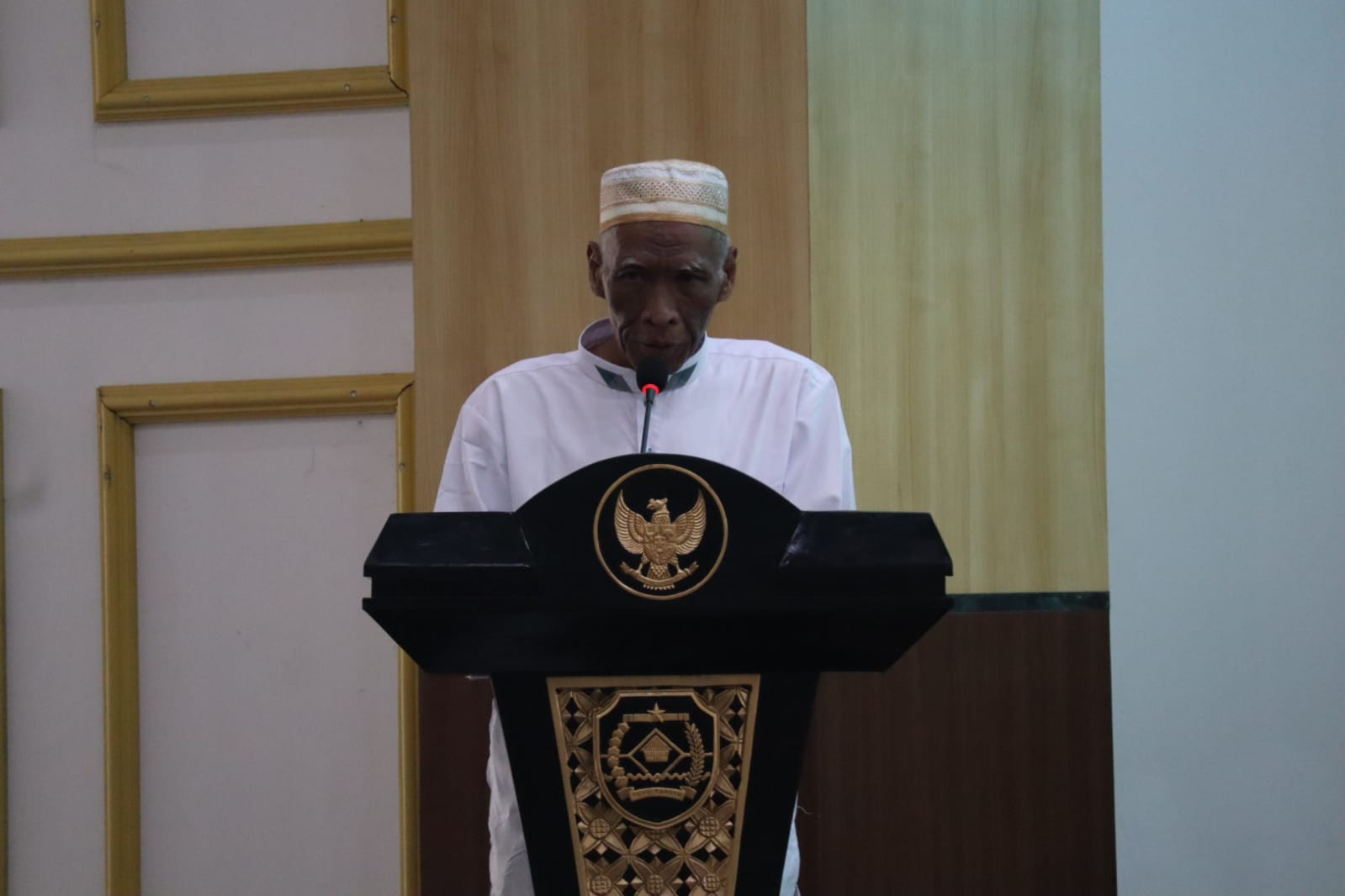 TERPILIH KEMBALI: Kiai Haji Hamdani kembali terpilih. Ini keempat kalinya dipercaya sebagai Ketua MUI Tapin.