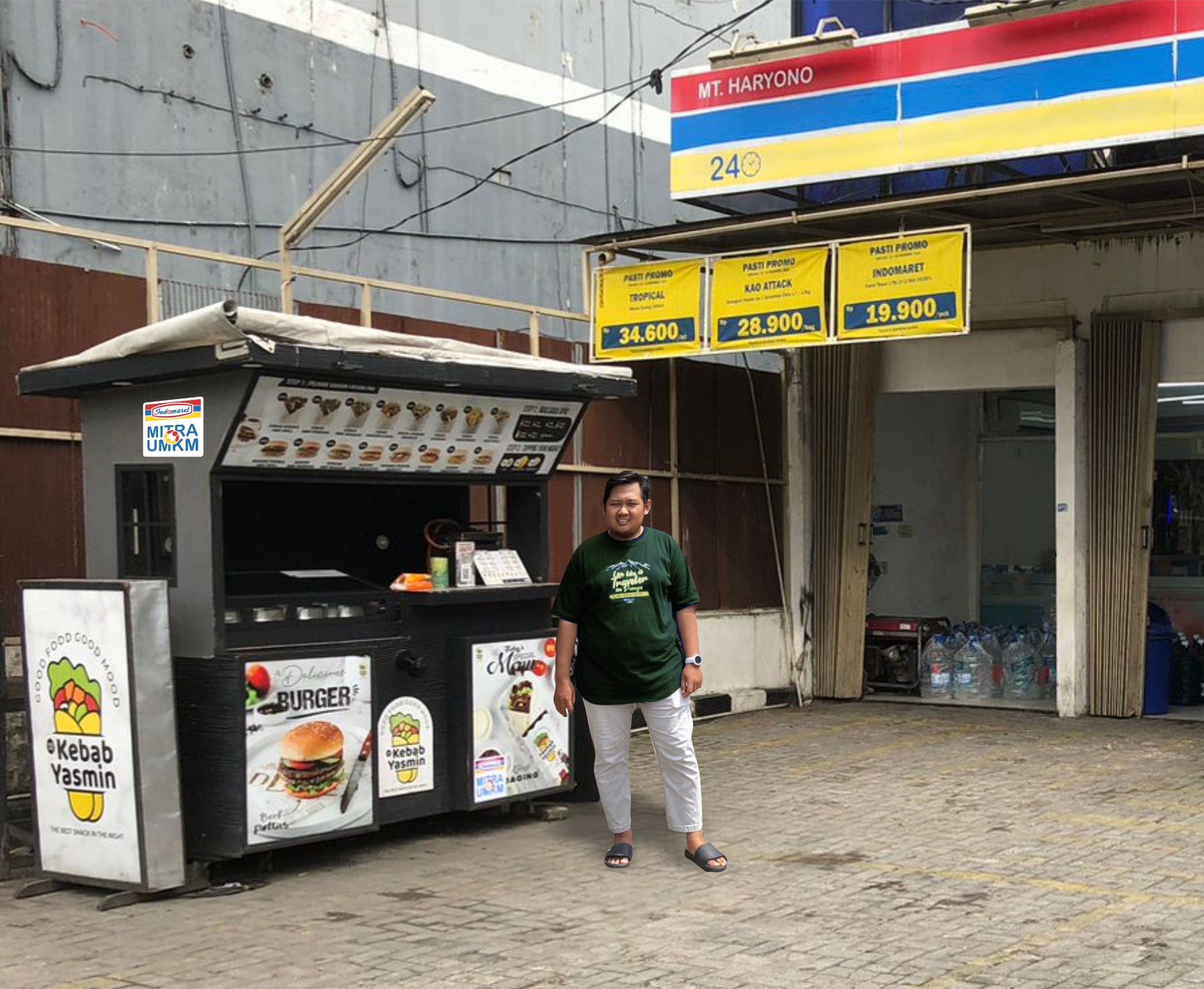 GIGIH: Sigit Setiawan sukses menggeluti bisnis kebab dengan jadi Mitra UMKM Indomaret. (foto: Fauzan Ridhani/Radar Banjarmasin)