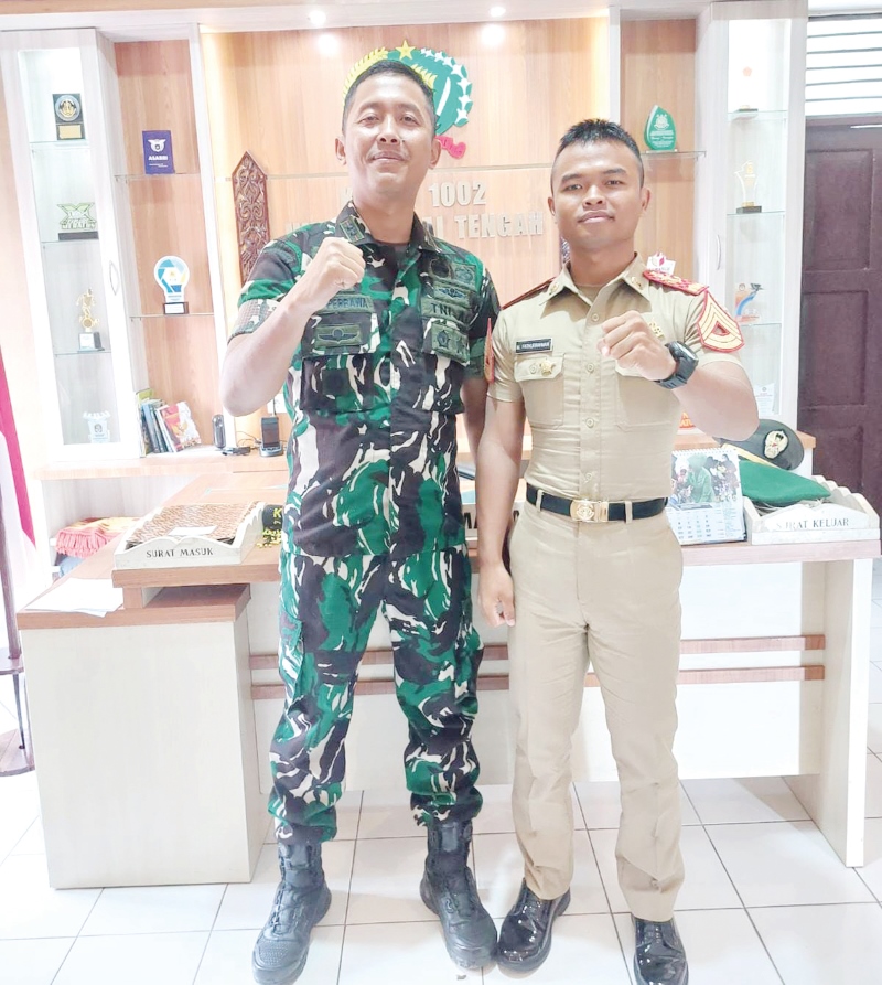 SILATURAHMI: Siswa Taruna Akmil, M Faturahman bersilaturahmi dengan Dandim 1002/HST, Letkol Inf Fery Perbawa, Kamis (28/12).