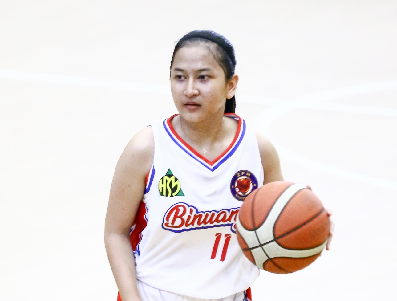 BERBAKAT: Aksi Gt Nabel Sofa saat bermain basket.