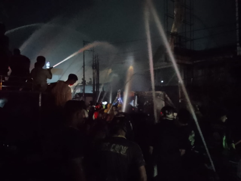 Kebakaran di Jalan Ahmad Yani KM 1 Banjarmasin