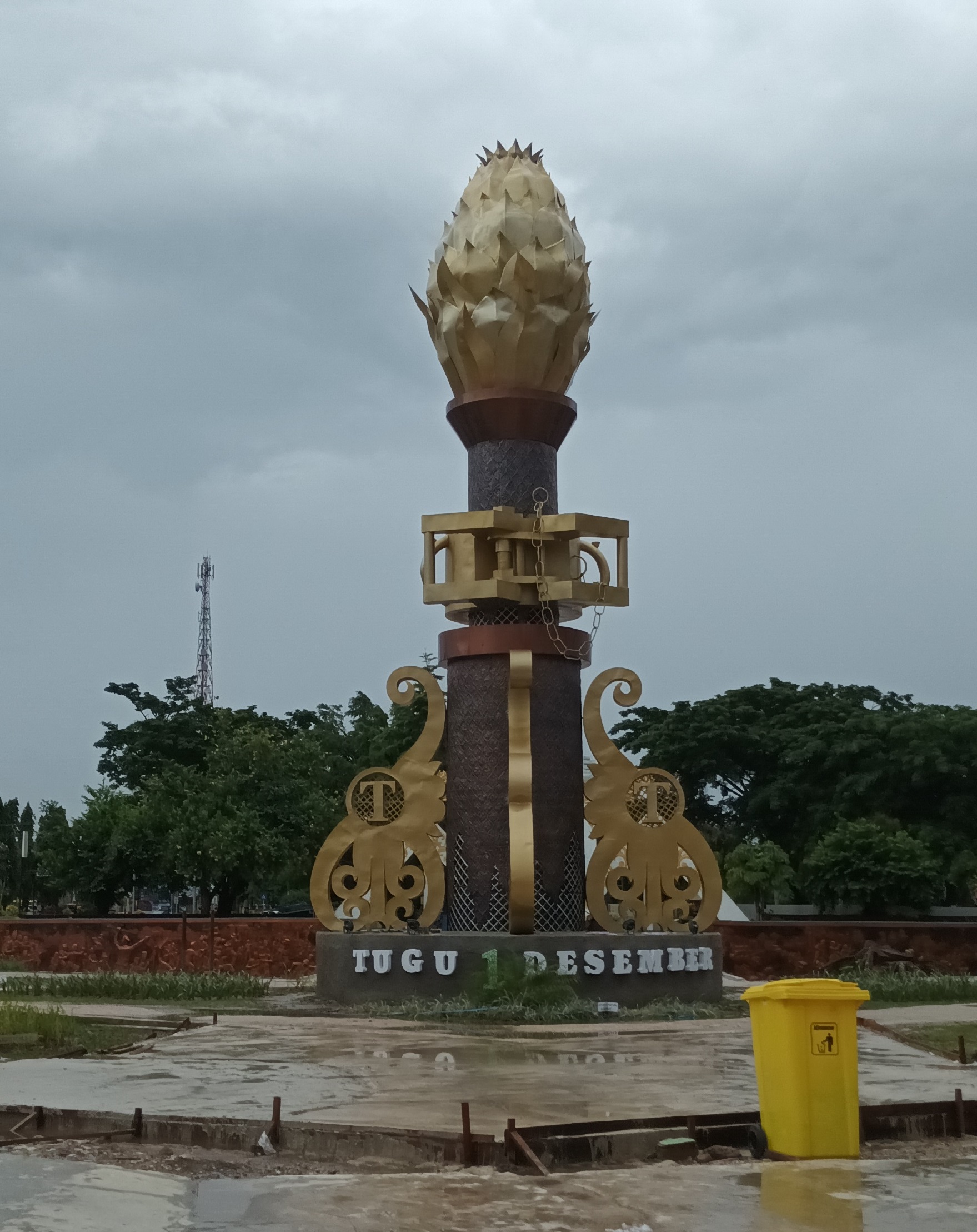 TUGU 1 DESEMBER: Tahulah pian, Tugu di Taman Giat Kota Tanjung yang menjadi ikon terbentuknya Tabalong pada 1 Desember 1965 lalu.