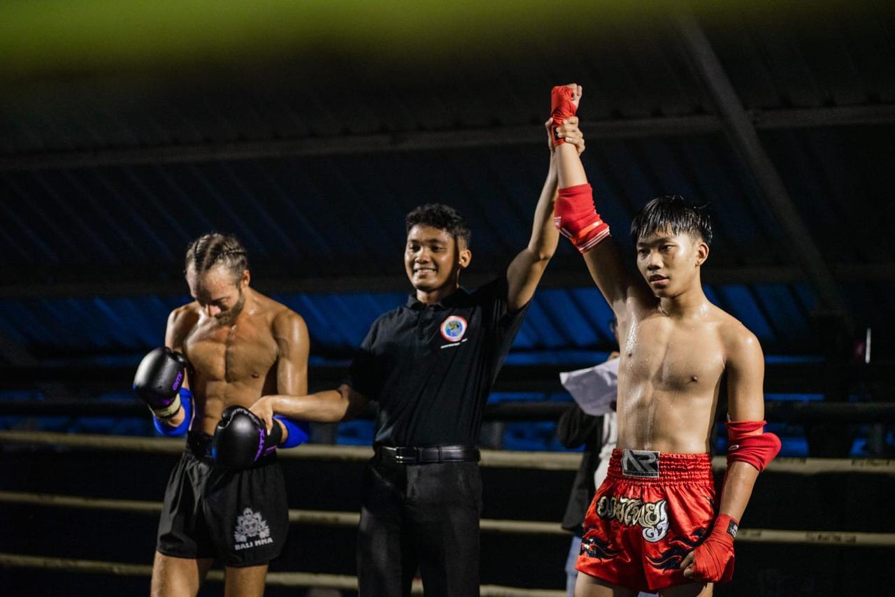 JUARA: Siswa Madrasah Aliyah Darussalam (MAD) Awayan, Muhammad Dian Sidik Juara 1 pada Kejuaraan Muay Thai Tingkat Internasional Tahun 2023.