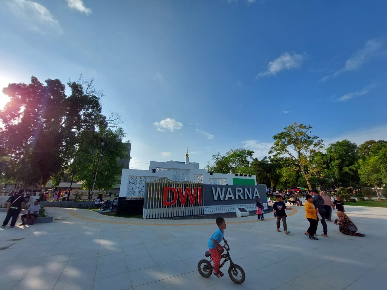 KEREN: Lapangan Dwi Warna Barabai dengan penampilan baru.(Foto: Jamaluddin/Radar Banjarmasin)