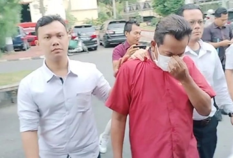 Komisioner KPU Padangsidempuan, Sumut, Parlagutan Harahap terjaring OTT, Sabtu (27/1).