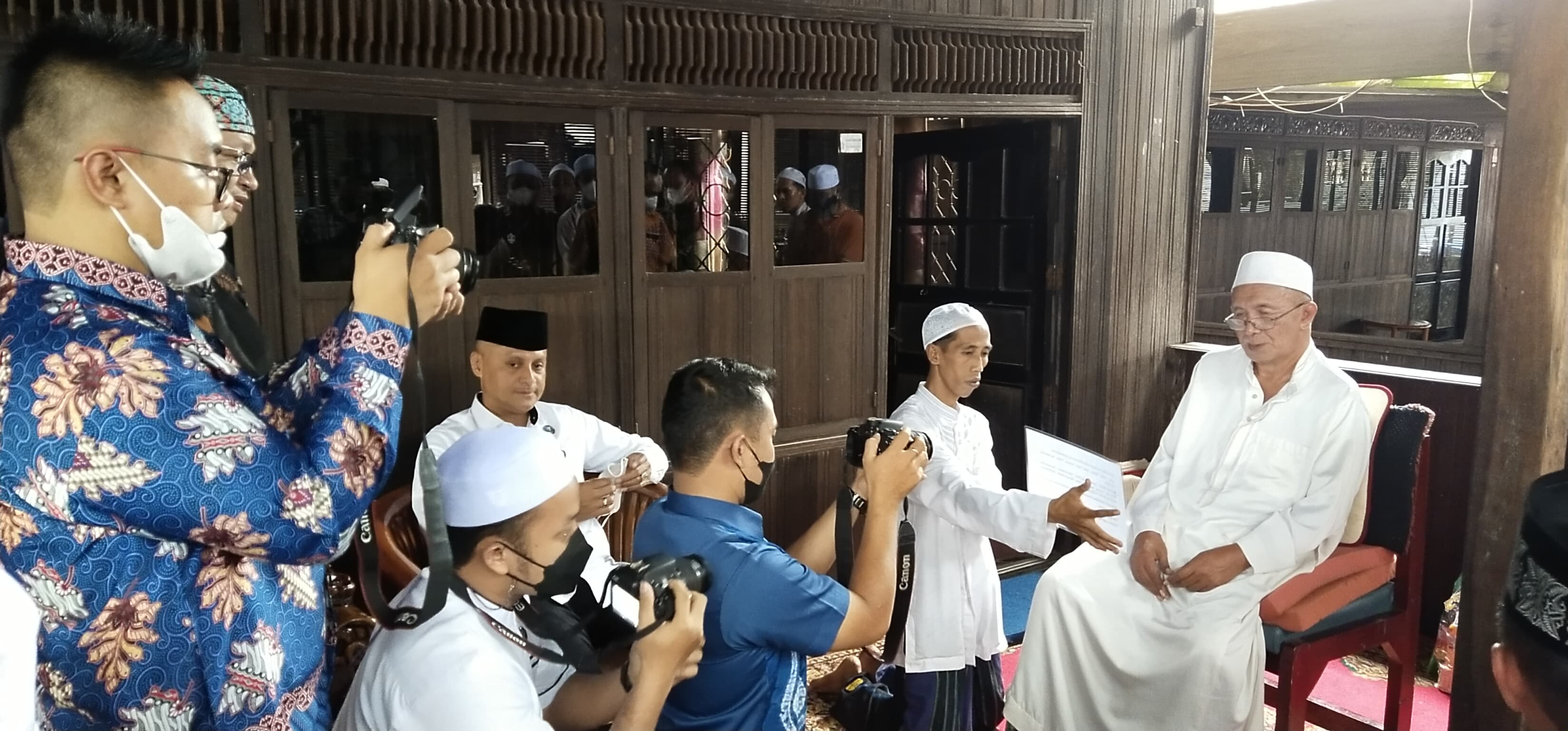 KENANGAN: Guru Danau atau KH Asmuni dalam sebuah dokumentasi di Kabupaten HSU.(Foto: M Akbar/Radar Banjarmasin)