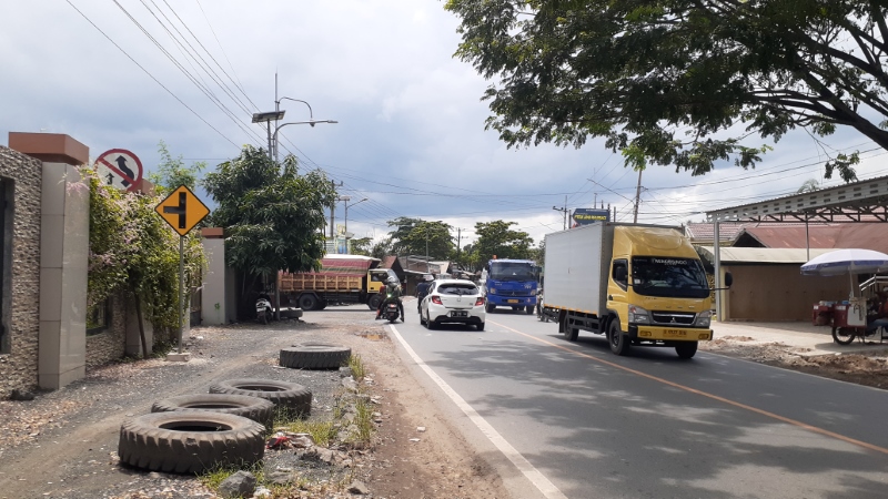 TEKS FOTO: PERSIMPANGAN: Lokasi simpang tiga A Yani Km 54 yang akrab dikenal Simpang Tiga Haji Duan sebagai jalan alternatif Mataraman - Sungai Ulin.