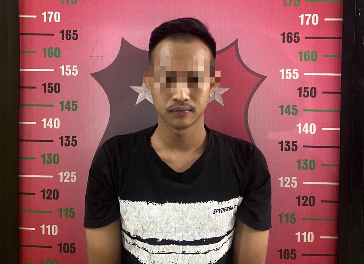 DIAMANKAN: Pelaku penganiayaan di Desa Limbar, Kecamatan Batang Alai Selatan sudah diamankan di Polsek BAS.(Foto:Polisi untuk Radar Banjarmasin)