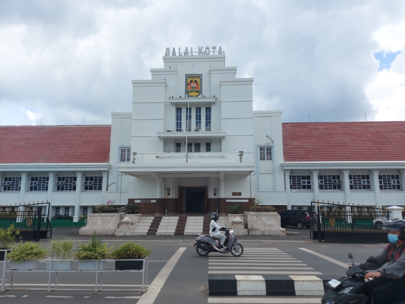 SUDAH TERENCANA: Papan nama Gedung Kantor Gubernur Kalimantan Selatan di Balai Kota Banjarbaru.