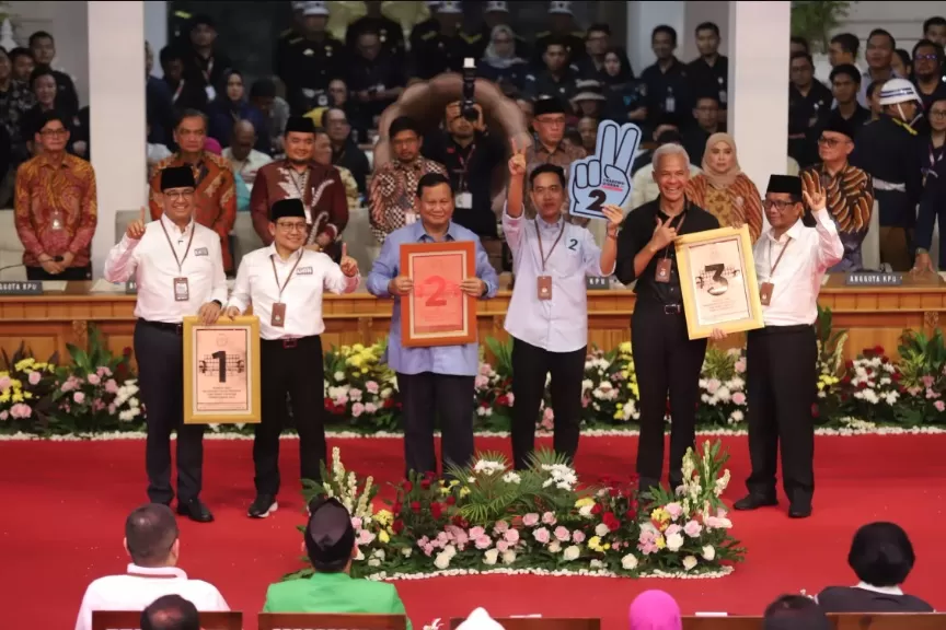 KOMITMEN: Pasangan Capres-Cawapres 2024 akan hadir di Deklarasi Kemerdekaan Pers, Sabtu (10/2/2024).(foto: Dery Ridwansyah/Jawapos.com)