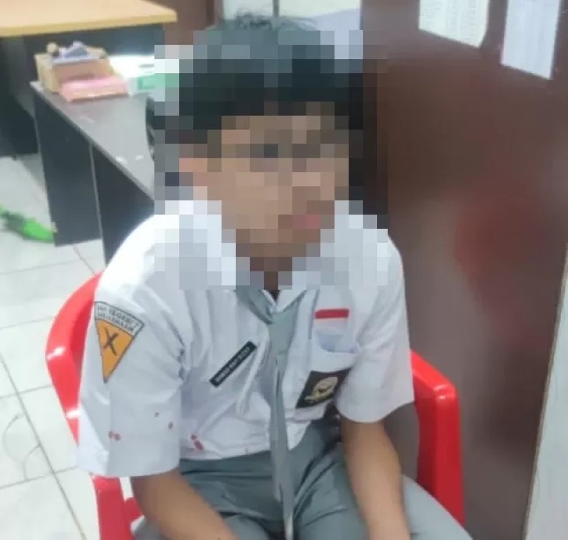 PELAKU penusukan itu berinisial AR, masih 15 tahun