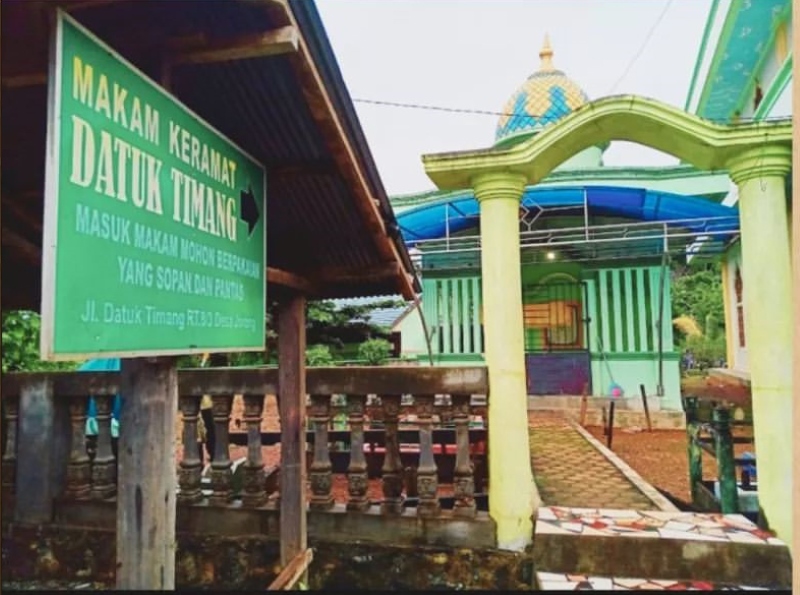 MELAWAN PENJAJAH: Makam Datu Timang di Desa Jorong.
