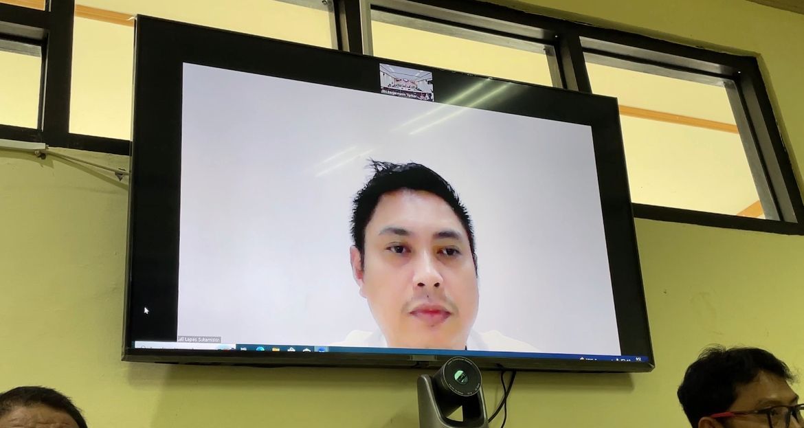 DARING:Terpidana Mardani H Maming mengikuti sidang PK di PN Banjarmasin secara virtual via zoom, Senin (26/2/2024).(Foto:M Oscar Fraby/Radar Banjarmasin)