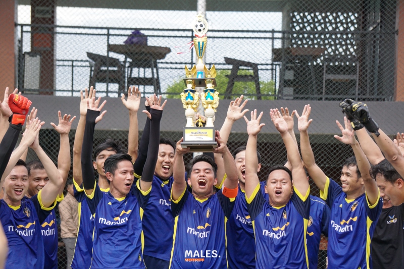 JUARA: Tim MFC sukses menjadi kampiun Liga Perbankan Kalsel setelah mengalahkan Bank BTN Konven dengan skor 2-1 di babak final.