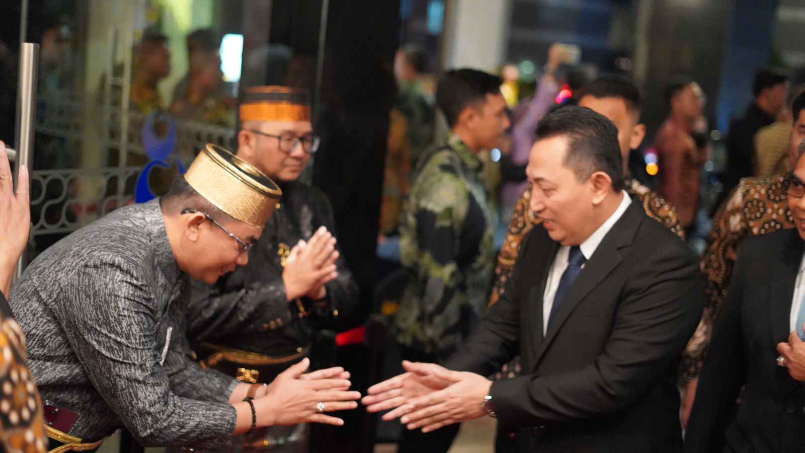 BANGGA: Wabup Andi Rudi Latif senang bisa menyambut kedatangan Kapolri Jenderal Polisi Listyo Sigit Prabowo.