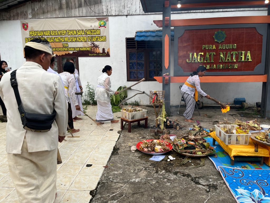 RITUAL: Umat Hindu ditanamkan nilai-nilai luhur dan spiritual kepada manusia, alam, dan Tuhan.