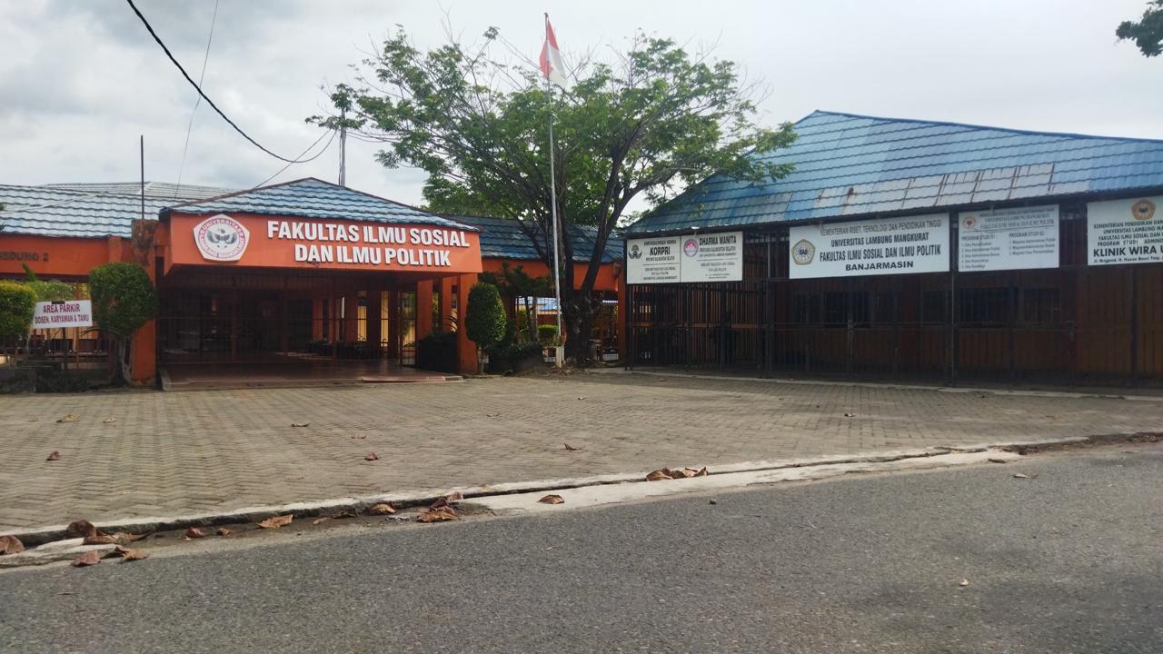 BANGUNAN LAMA: Gedung FISIP ULM yang lama adalah salah satu fakultas pertama di awal berdirinya kampus ULM di Kayutangi. (Foto: Reza Ramdani)