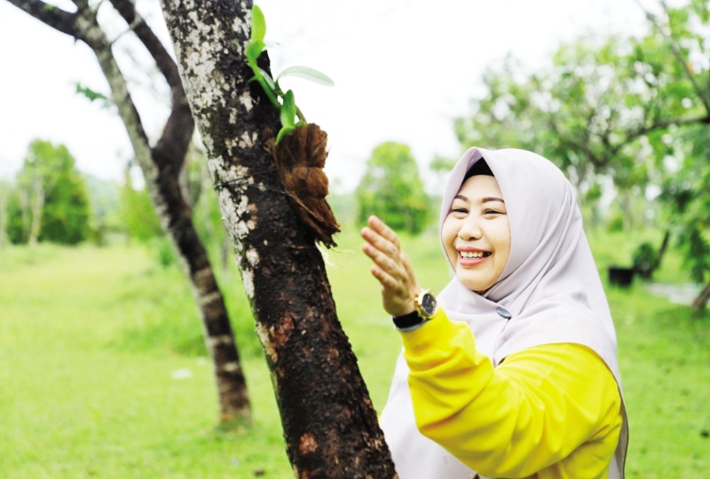 MASIH DISURVEI: Istri Gubernur Kalsel Sahbirin Noor yang kini menjadi Kepala Dinas Kesehatan Kalsel, Raudhatul Jannah, termasuk disurvei peluangnya oleh Partai Golkar