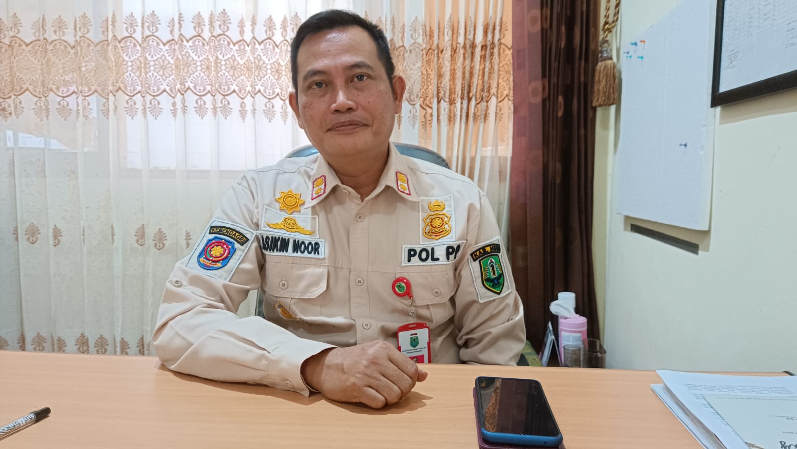 Narasumber: Kepala Dinas Satuan Polisi Pamong Praja dan Damkar HSU Asikin Noor, SSTP. (Foto: M.Akbar/Radar Banjarmasin)