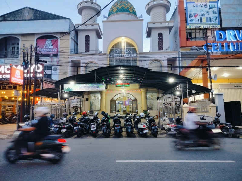 SAKSI SEJARAH: Masjid Al-Musyarrafah di Jalan Perintis Kemerdekaan, Banjarmasin Tengah
