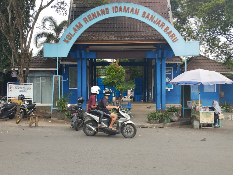 TERGANGGU: Layanan Kolam Renang Idaman terganggu akibat macetnya distribusi air dari PTAM Intan Banjar.