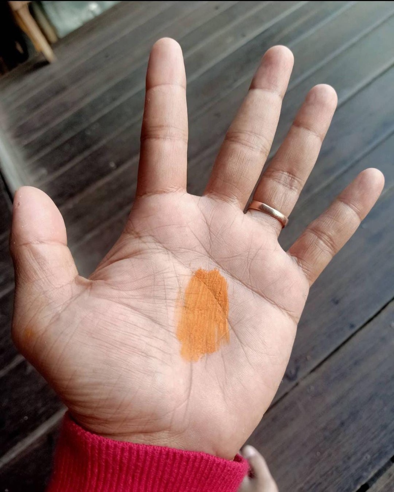 BAPIDARA: Campuran kunyit dan kapur sirih dioleskan ke bagian tubuh untuk mengatasi gangguan makhluk gaib.