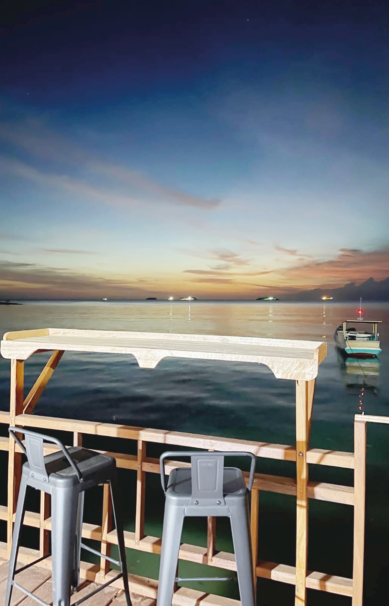 MEWAH: Pemandangan Pantai Teluk Tamiang dilihat dari Villa Penginapan.