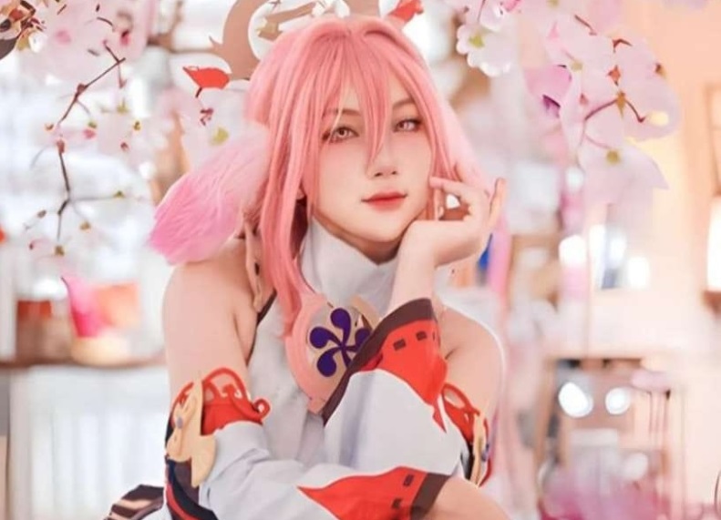 SAKURA KIMONO: Dhena Alisya sewaktu menjadi cosplayer di sebuah event.