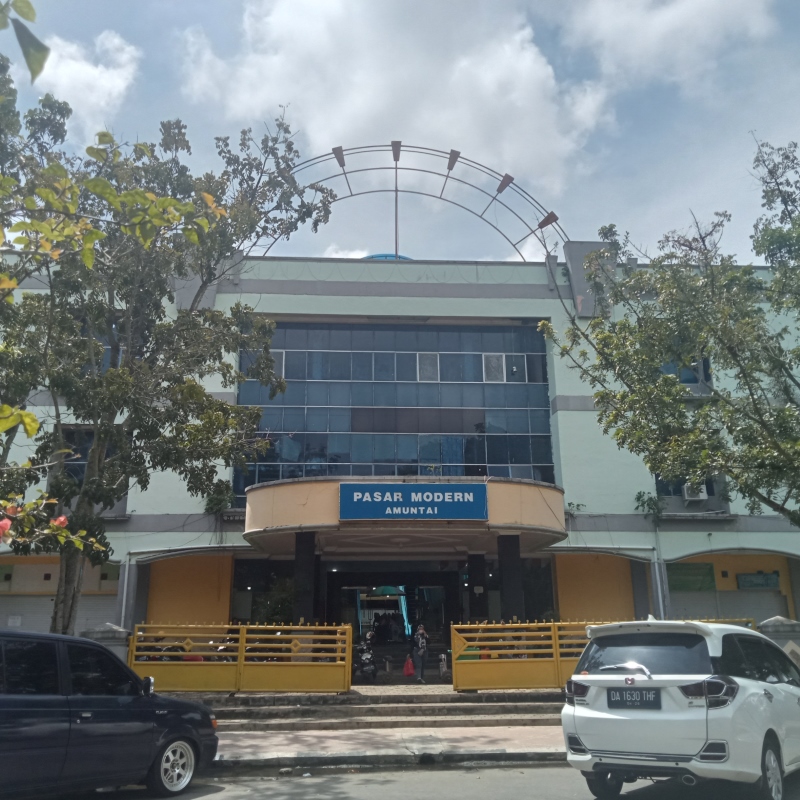 SEPI: Meski libur weekend, aktivitas di Pasar Modern Amuntai atau Plaza Amuntai tidak begitu banyak pengunjung.