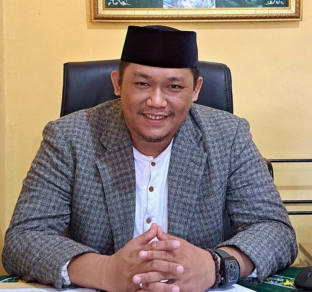 Komisioner KPU Banjarmasin Divisi Sosialisasi dan SDM, Azhari Fadli.(foto:Endang Syarifuddin/Radar Banjarmasin)