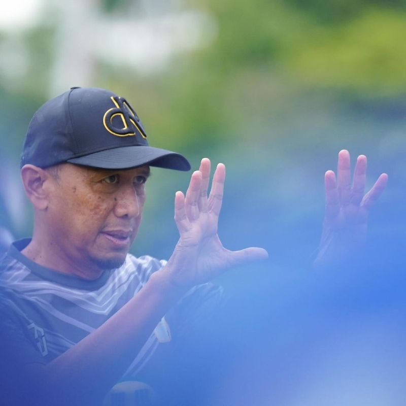 KESULITAN: Pelatih Barito Putera, Rahmad Darmawan mengaku siap bertanggung jawab atas hasil minor melawan Bhayangkara FC.