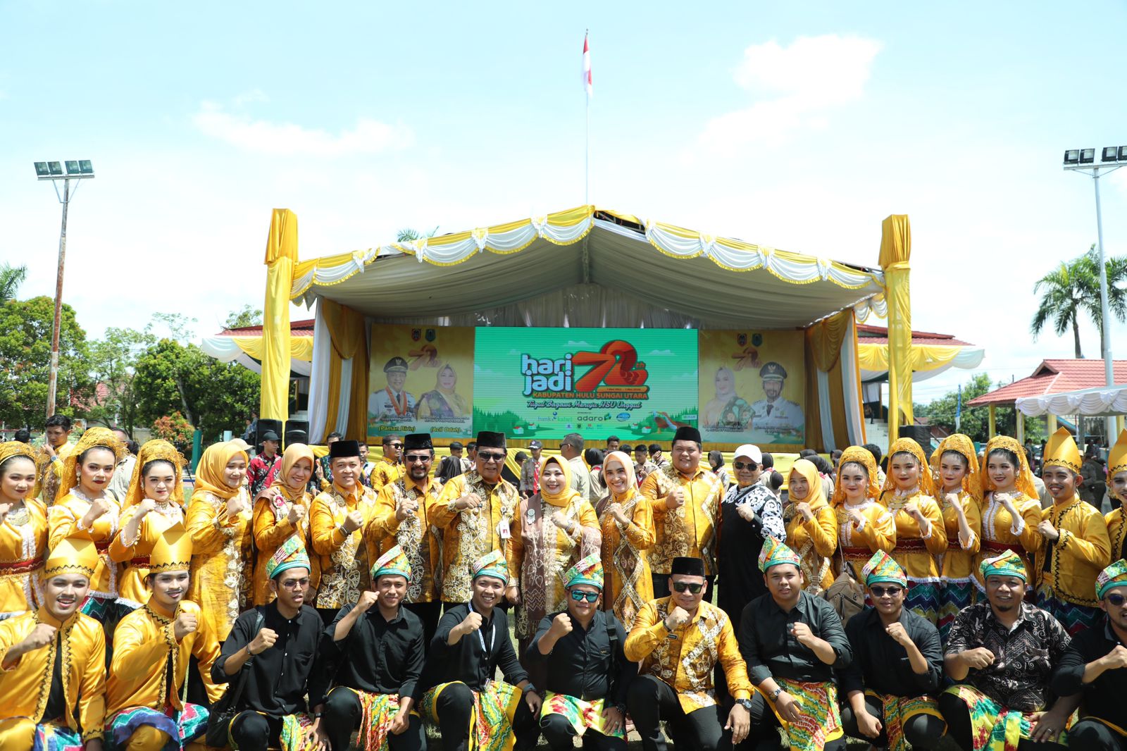 HADIR: Gubernur Kalsel Sahbirin Noor datang ke puncak hari jadi Kabupaten Hulu Sungai Utara. (Foto: M.Akbar/Radar Banjarmasin)