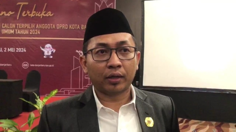 Ketua KPU Kota Banjarbaru, Rozy Maulana