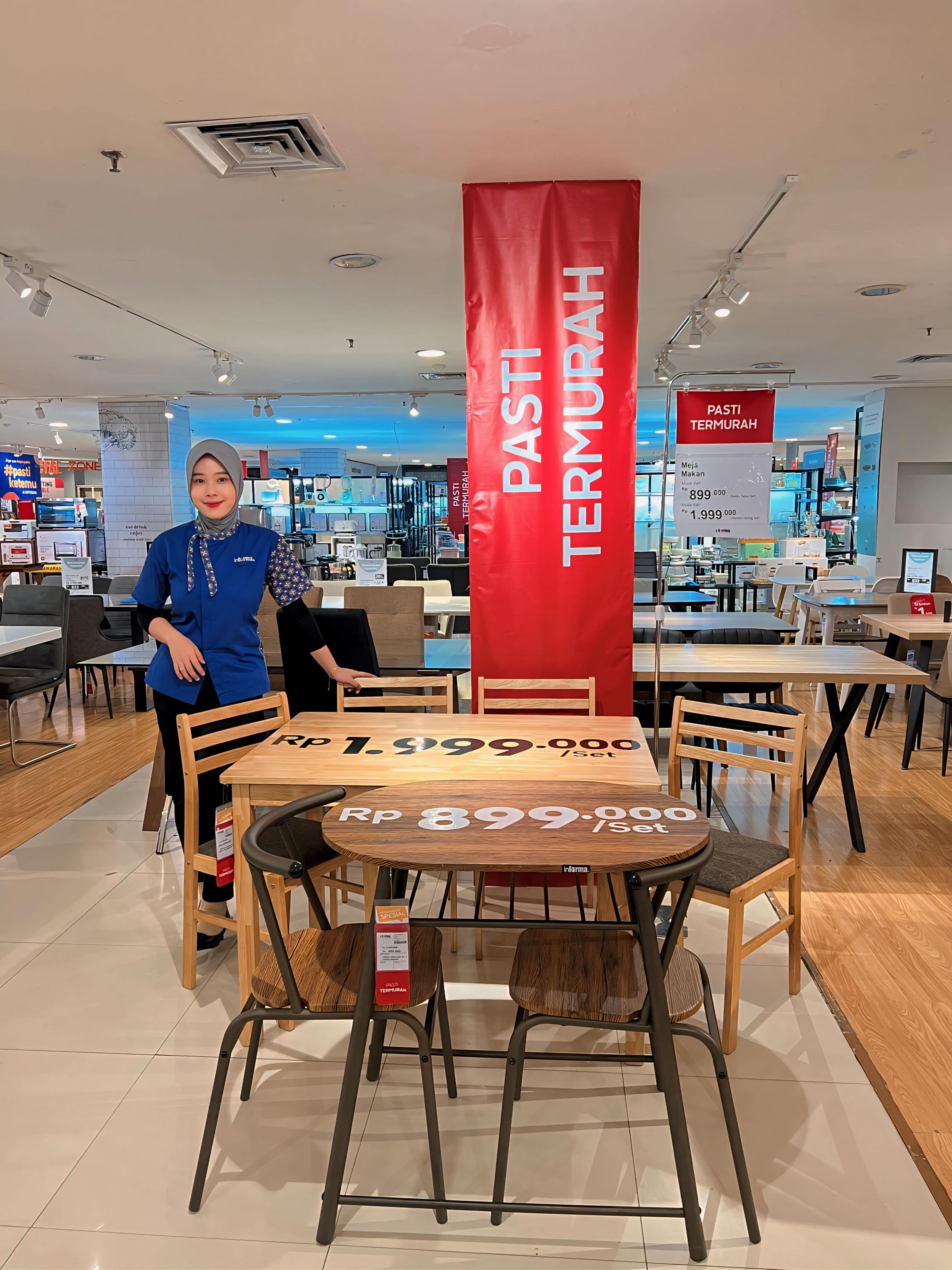 PASTI TERMURAH: Aneka furnitur dan alat rumah tangga tersedia dengan harga terjangkau di Informa Q Mall Banjarbaru.