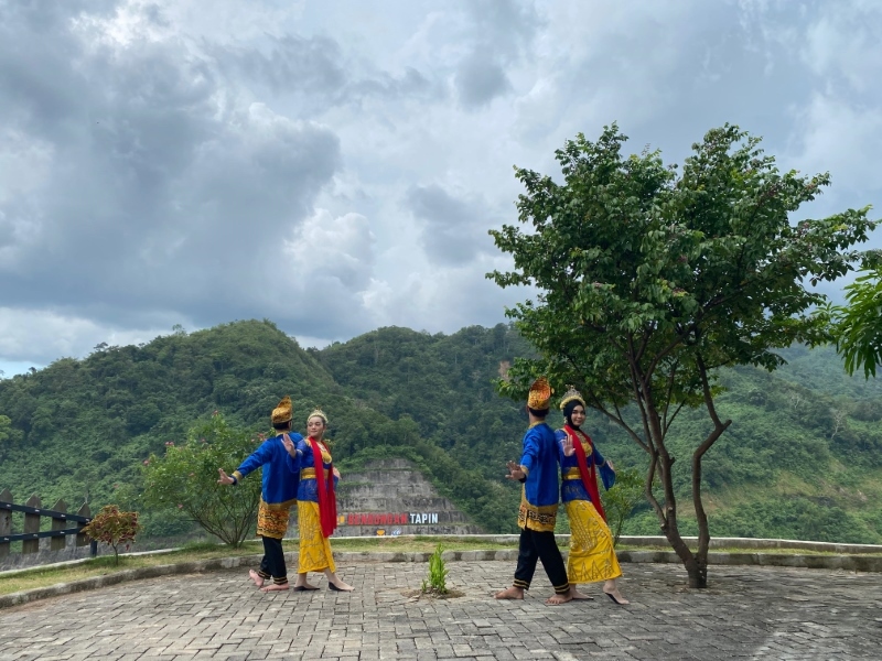 KHAS TAPIN: Tari Tirik Lalan merupakan tarian yang tumbuh dan berkembang di Kabupaten Tapin.