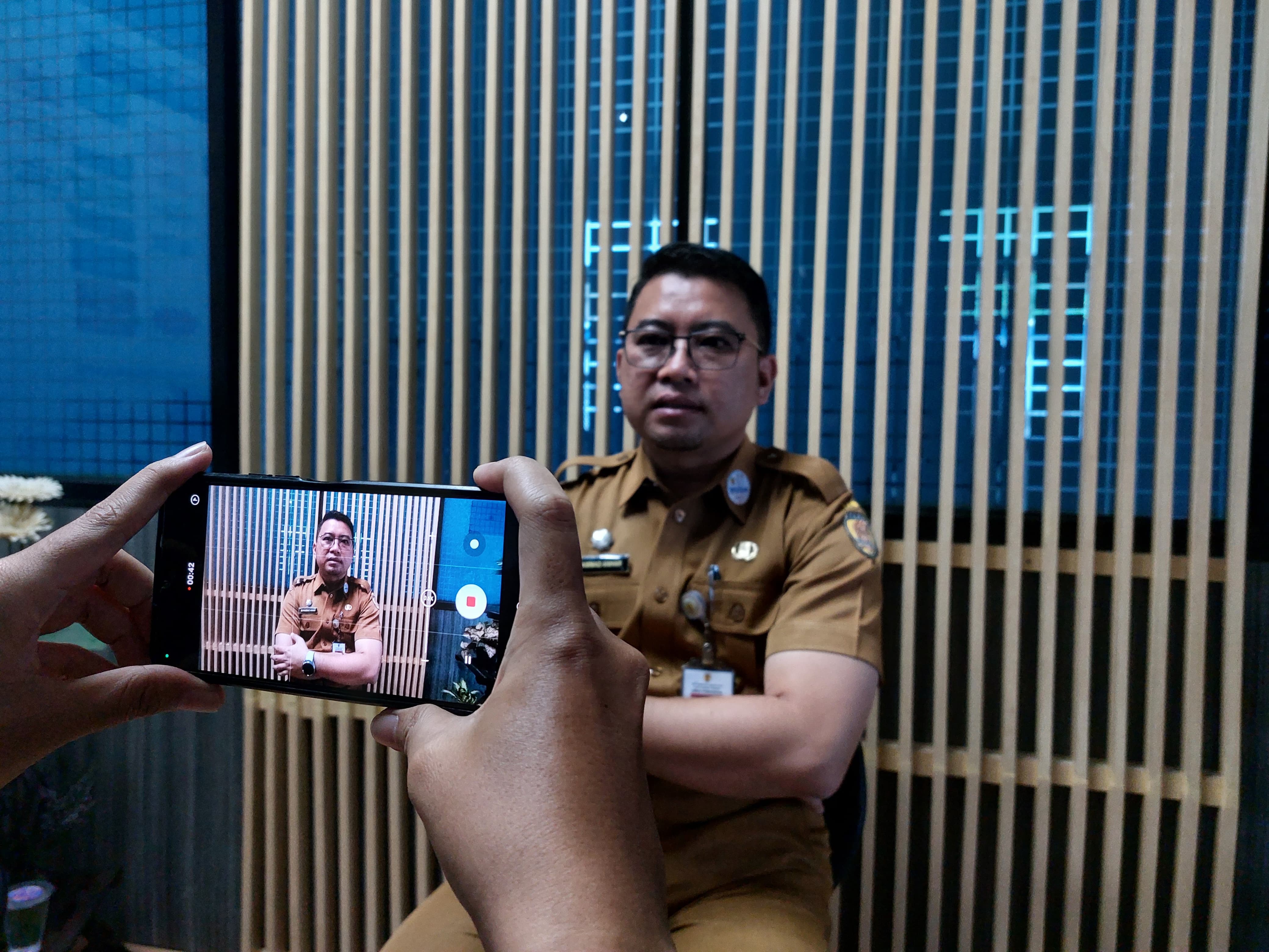 TUNGGU USULAN: Kepala Dinas Pendidikan HST, Muhammad Anhar pertimbangkan pemberian asuransi khusus untuk guru wilayah terpencil. (Foto: Jamaluddin/Radar Banjarmasin)