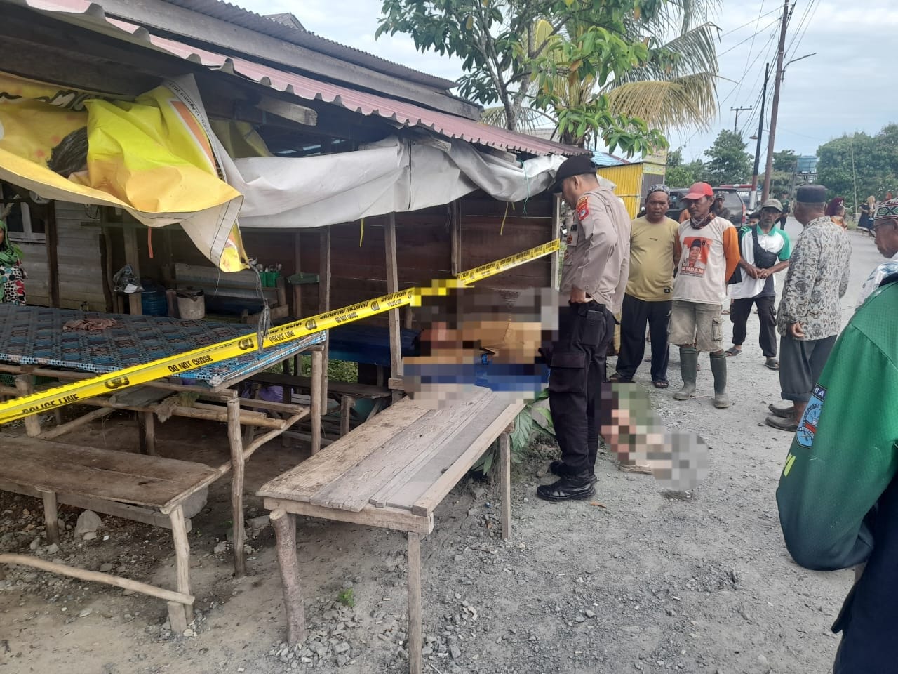 KELELAHAN:HR ditemukan terlentang meninggal dunia di sebuah warung di Sungai Tabuk, Kabupaten Banjar, Selasa (28/5/2024). (Humas Polres Banjar untuk Radar Banjarmasin)