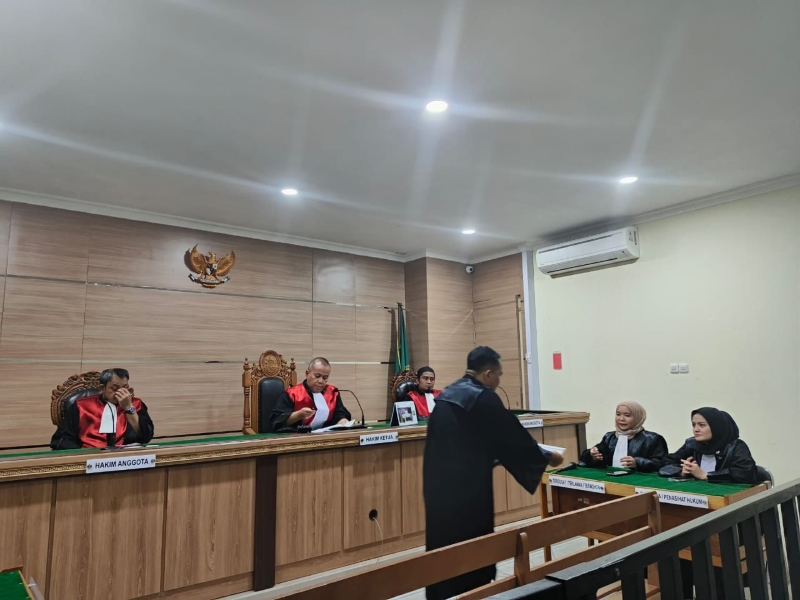 SIDANG TUNTUTAN: Sidang dengan agenda pembacaan tuntutan perkara pengadaan alkes fiktif dengan terdakwa Arianto digelar di Pengadilan Negeri Banjarmasin. | Foto: NasDem Kalsel untuk Radar Banjarmasin