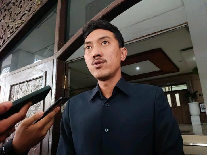 WAWANCARA:Bupati Banjar, H Saidi Mansyur akan memanggil Kadinsos Banjar, Dian Marlina soal sikapnya yang walk out saat RDP bersama DPRD Kabupaten Banjar.(Foto:Sheilla Farazela/Radar Banjarmasin)