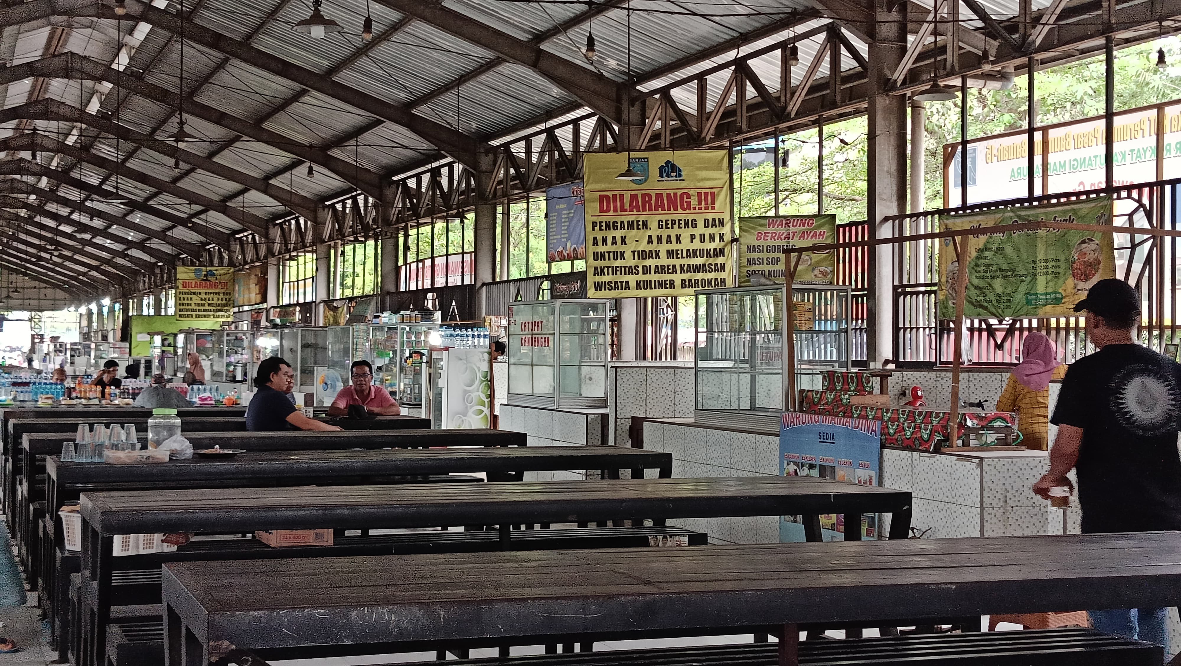 SEPI PENGUNJUNG:Kondisi KWK Pasar Bauntung Batuah Martapura, Rabu (5/6/2024).(Foto:Sheila Farazela/Radar Banjarmasin)