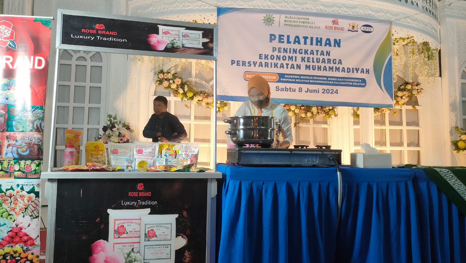 KOMITMEN - Kegiatan pelatihan masak yang digelar Majelis Ekonomi, Bisnis dan Pariwisata Muhamadiyah Kalsel